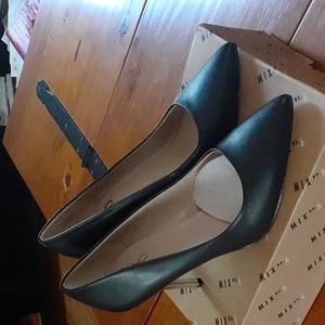 Mix No. 6 Danyah Pumps Black {Sold}